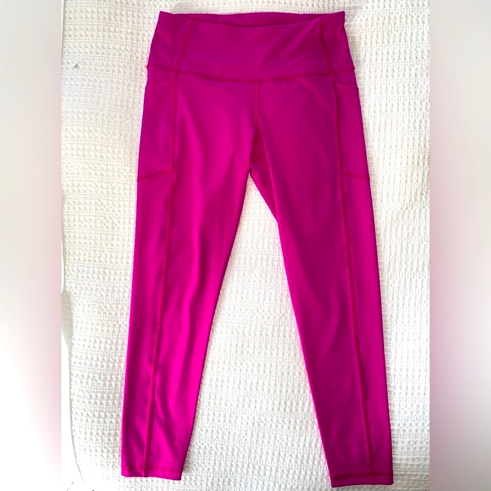 Victoria’s Secret ‘Knockout Sport’ Leggings.